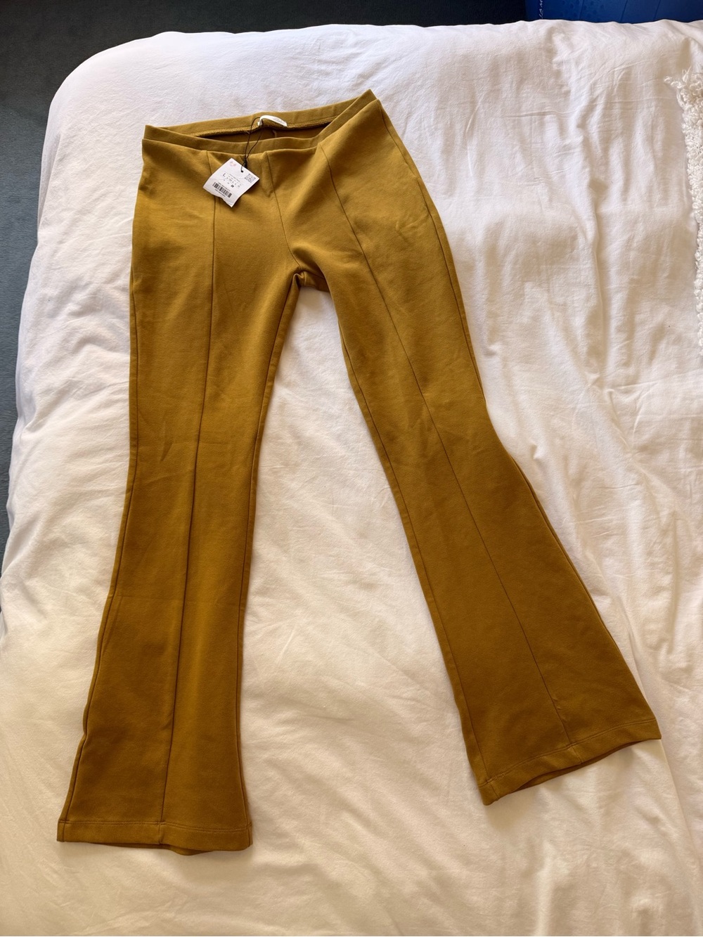 Zara high-Rise Mustard Flare Pants - Women - Picture 2 of 3